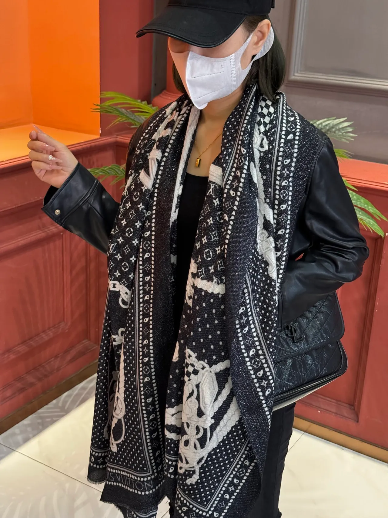 Louis Vuitton Monogram Chain Print Black and White Silk Scarf 3