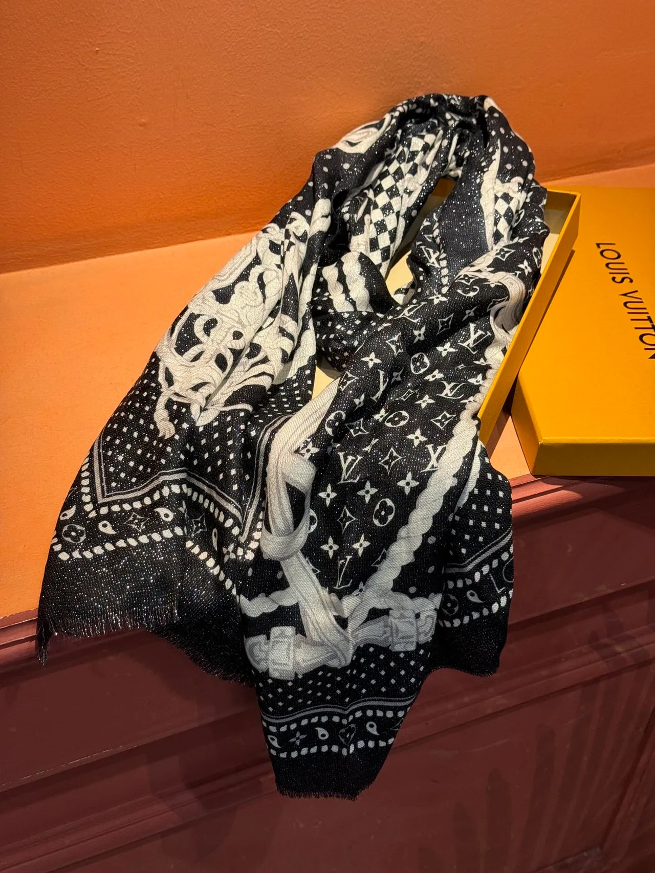 Louis Vuitton Monogram Chain Print Black and White Silk Scarf 8