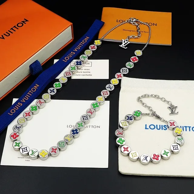 Louis Vuitton Monograma Cores Bracelete com Encanto Esmaltado Multicolor 3