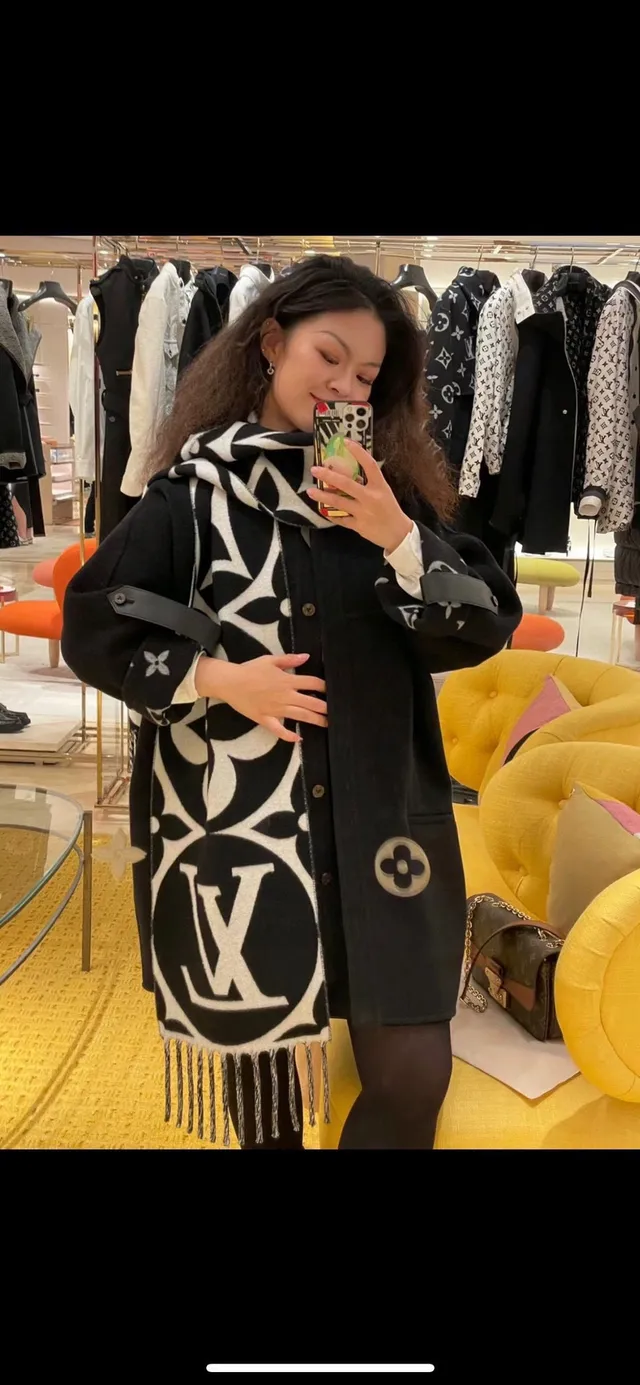 Louis Vuitton Monogram Eclipse Print Black and White Cashmere Scarf 5