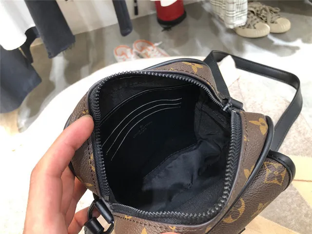 Louis Vuitton Monogram Eclipse bolsa cruzada cuadrada 3
