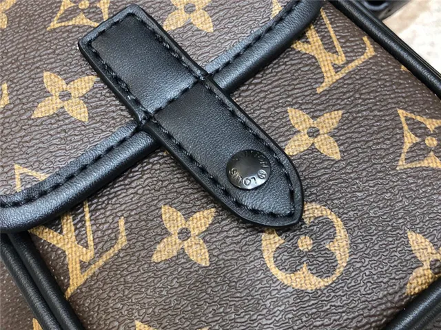Louis Vuitton Monogram Eclipse bolsa cruzada cuadrada 4