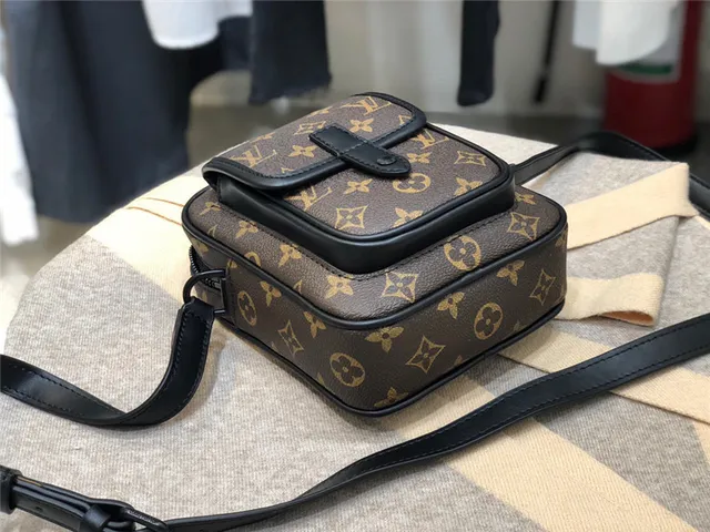 Louis Vuitton Monogram Eclipse bolsa cruzada cuadrada 5