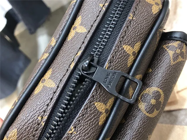 Louis Vuitton Monogram Eclipse bolsa cruzada cuadrada 6