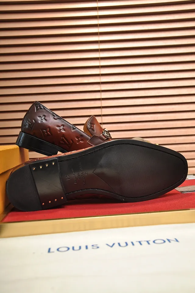 Louis Vuitton Mocassin en cuir embossé avec Monogram 3