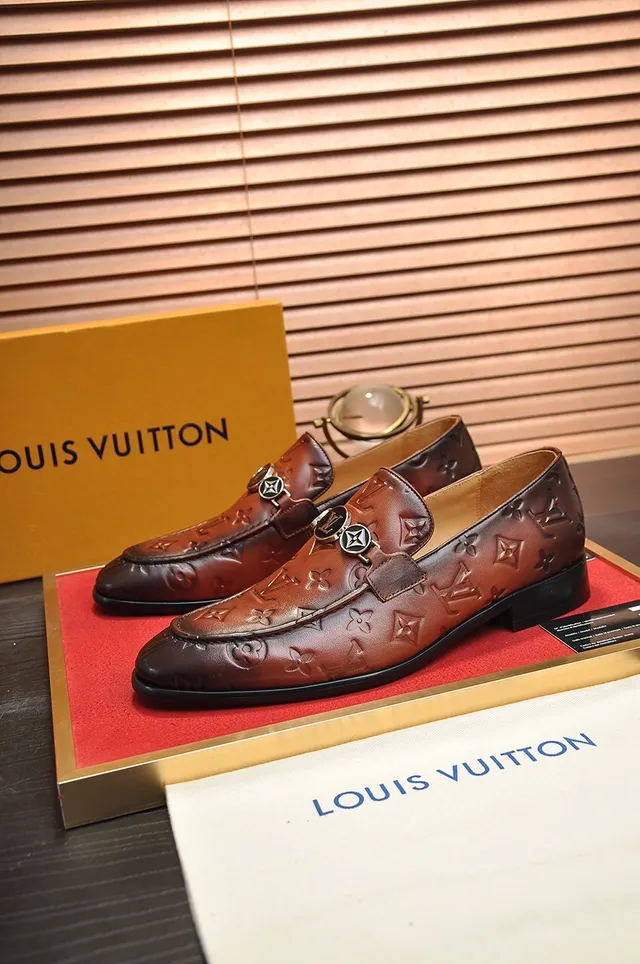 Louis Vuitton Mocassin en cuir embossé avec Monogram 4