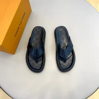 لويس فيتون Monogram-Embossed نعال أزرق بحري