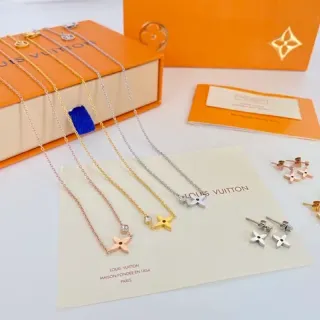 Colar Louis Vuitton Monograma Flor Ouro e Prata Motivo Quatro Pétalas Corrente Fina