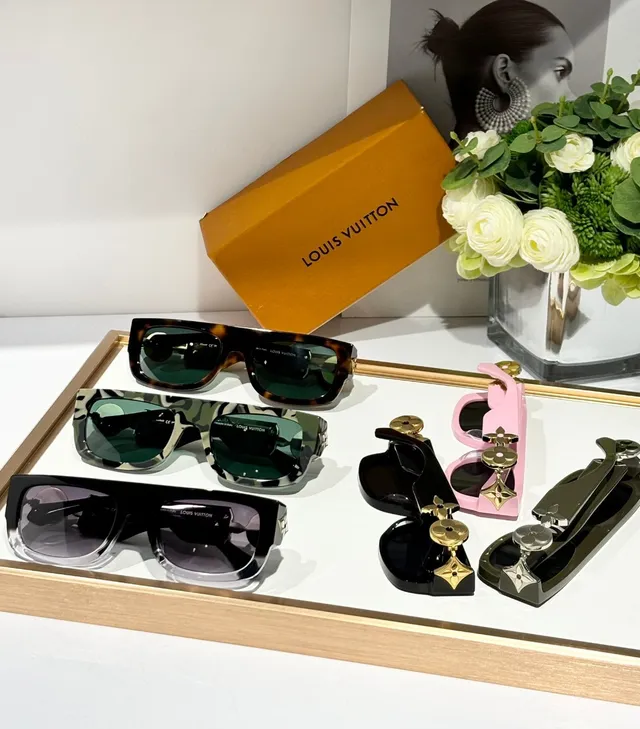 Louis Vuitton 花朵图案 长方形 亮面 黑色 太阳镜 3
