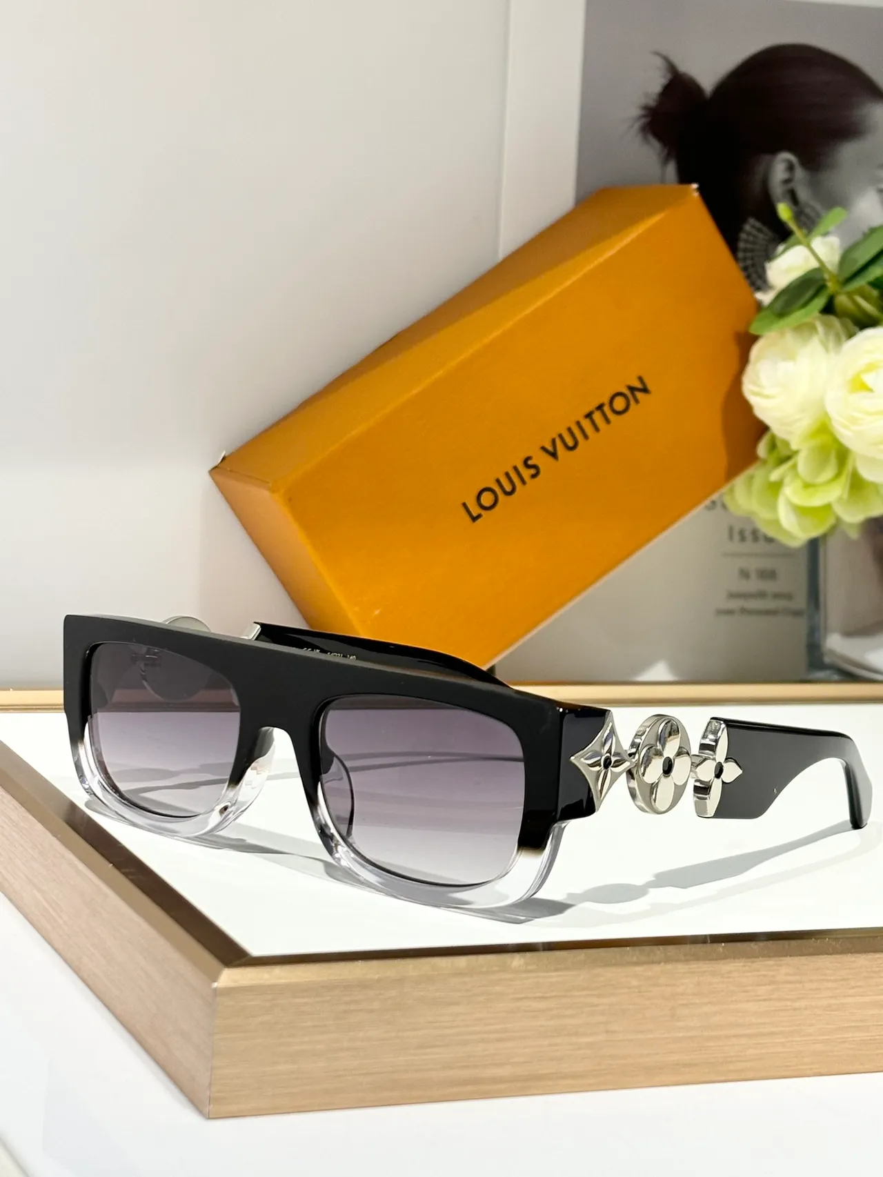 Louis Vuitton 花朵图案 长方形 亮面 黑色 太阳镜 7