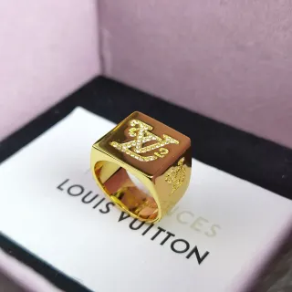 Louis Vuitton Monogram Pavé 方形印章戒指
