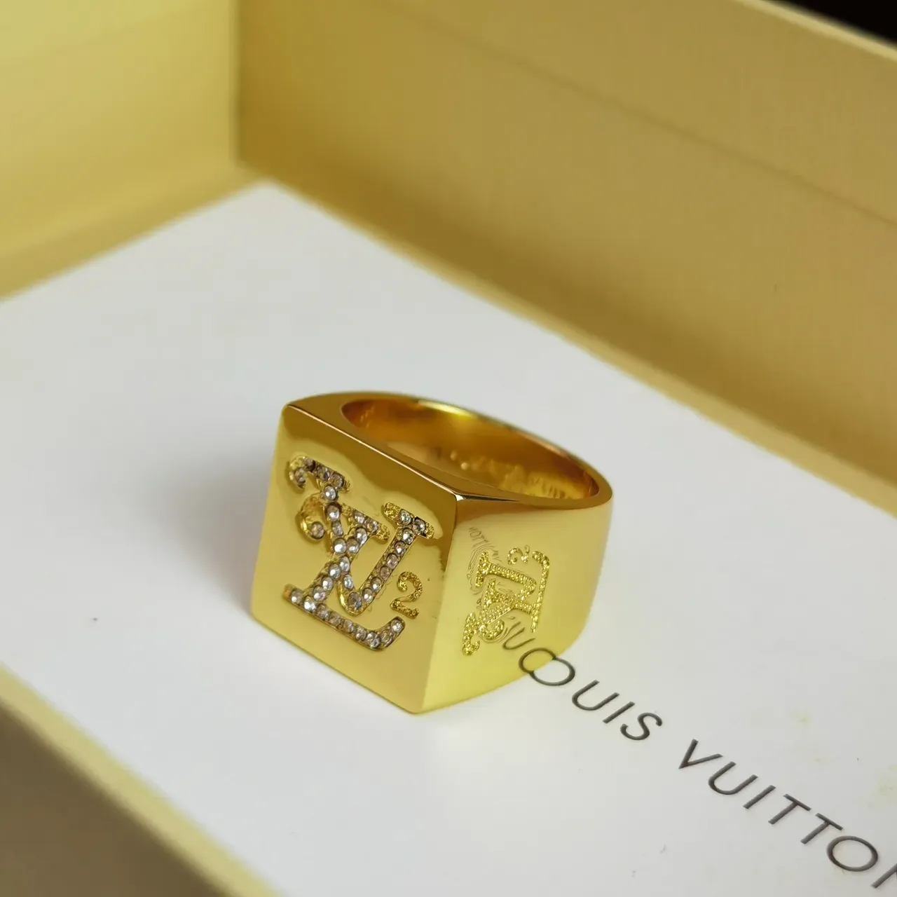 Louis Vuitton Monogram Pavé Anillo Signet Cuadrado 6
