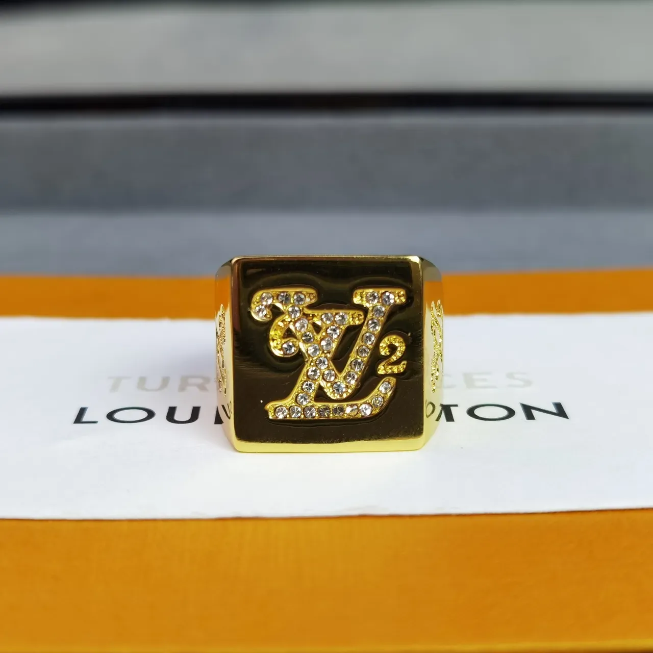 Louis Vuitton Monogram Pavé Anillo Signet Cuadrado 7