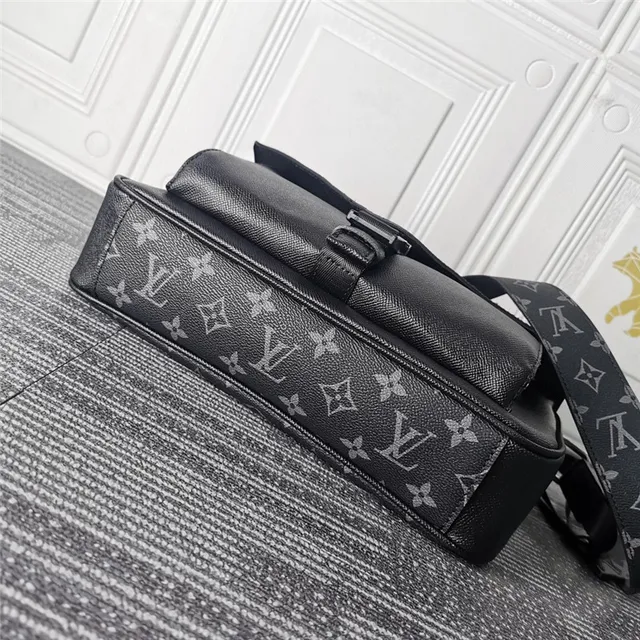 Louis Vuitton Monogram Print bolsa cruzada preta 6
