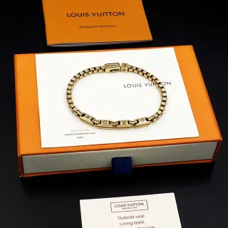 Louis Vuitton Monogram World Tour pulsera de eslabones tono dorado