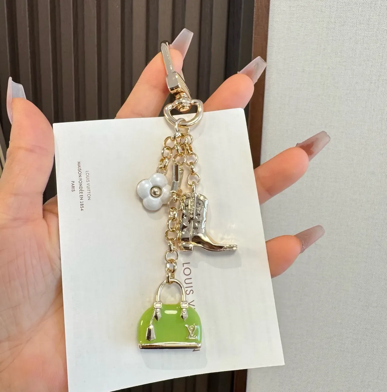 Louis Vuitton Multi Charm أخضر ذهبي معدني مينا حقيبة 4
