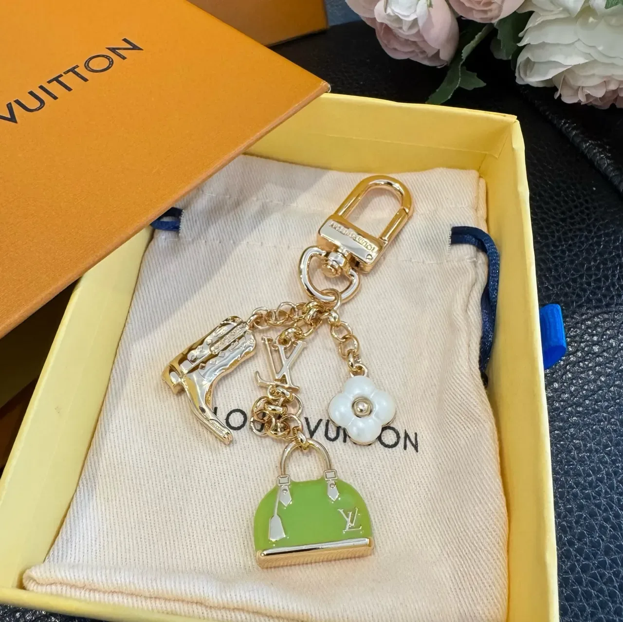 Louis Vuitton Multi Charm أخضر ذهبي معدني مينا حقيبة 5