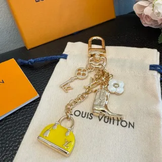 Louis Vuitton Multi-Charm Keyring ذهبي أصفر معدن مينا إسوارة للحقيبة