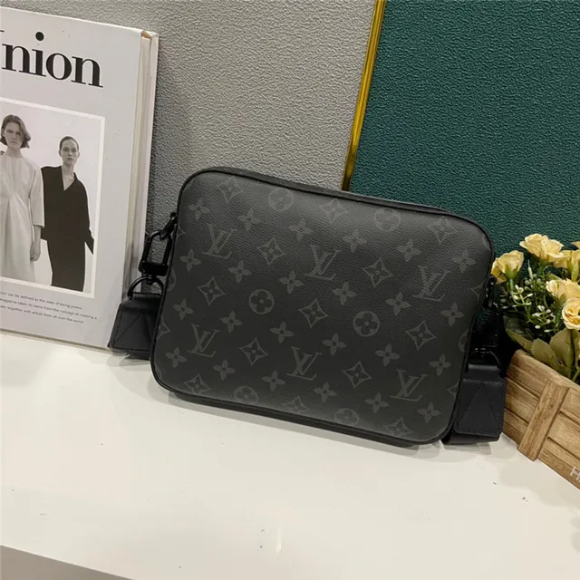 路易威登 Multi Pochette Accessoires 黑色棕色 矩形 翻盖 压花 Monogram 或 Logo 信使包 7