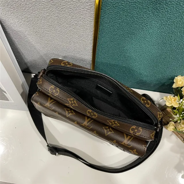 路易威登 Multi Pochette Accessoires 黑色棕色 矩形 翻盖 压花 Monogram 或 Logo 信使包 12