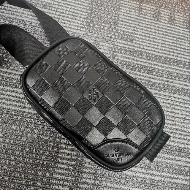 Louis Vuitton Multi Pochette Accessoires Damier Graphite 时尚腰带包 4