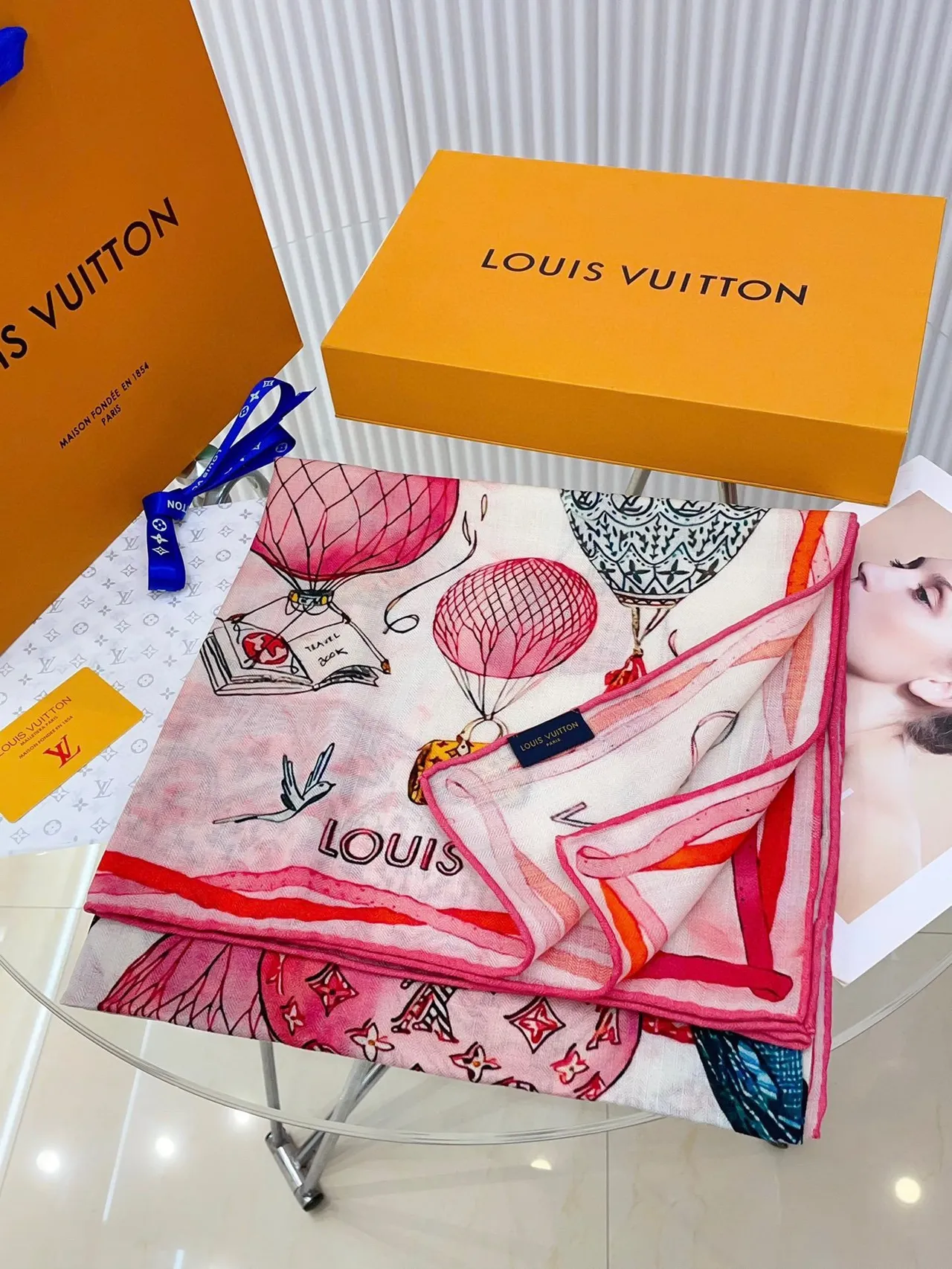 Louis Vuitton बहुरंगी चित्रात्मक प्रिंट रेशम स्कार्फ 5