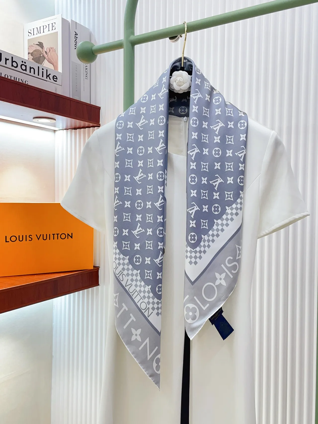 Louis Vuitton MY LV Luggage 90 रेशम का स्कार्फ 7