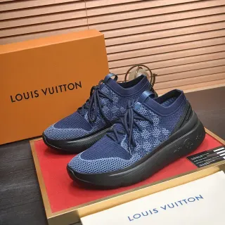Louis Vuitton Tênis Lifestyle Azul Marinho com upper de malha e cadarço integrado