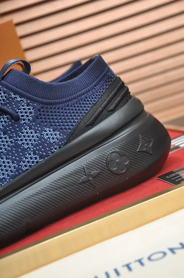 Louis Vuitton 海军蓝 针织鞋面 集成系带 生活方式运动鞋 9