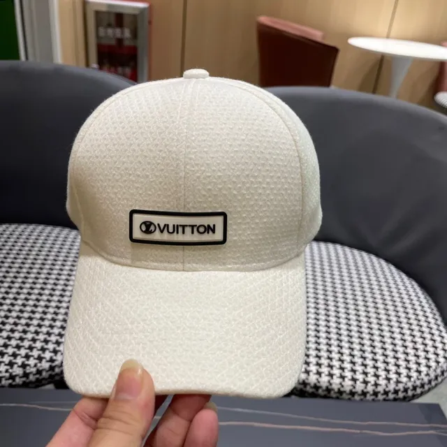 Louis Vuitton Off-White Gorra de béisbol texturizada 4
