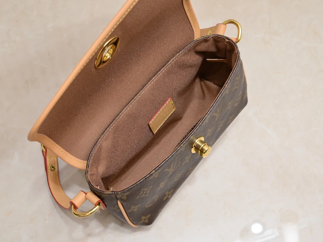 Louis Vuitton Petite Boîte Chapeau Monogram Canvas Tan Trim Underarm Bag 3