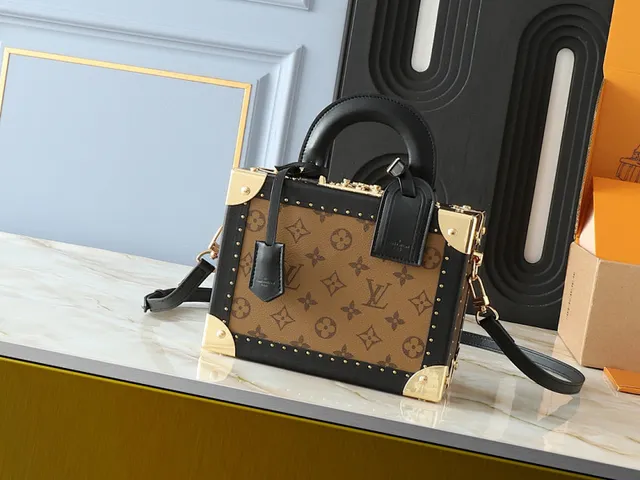 Louis Vuitton Petite Malle भूरे Monogram Canvas Tote Bag 2