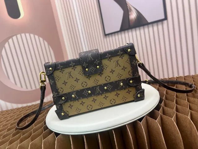 Louis Vuitton Petite Malle मुद्रित कैनवास हरे हार्डवेयर ग्राफिट टोट बैग 3