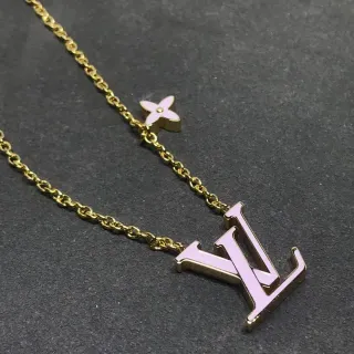 Louis Vuitton Colar Corrente Curb Chain de Ouro Rosa com Esmalte LV Monogram