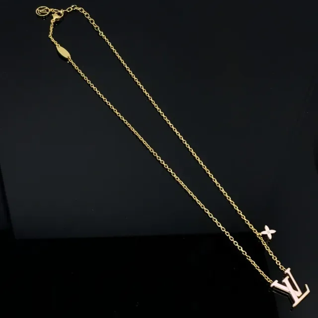 Louis Vuitton Pink Gold Curb Chain Enamel-Filled LV Monogram Pendant Necklace 3