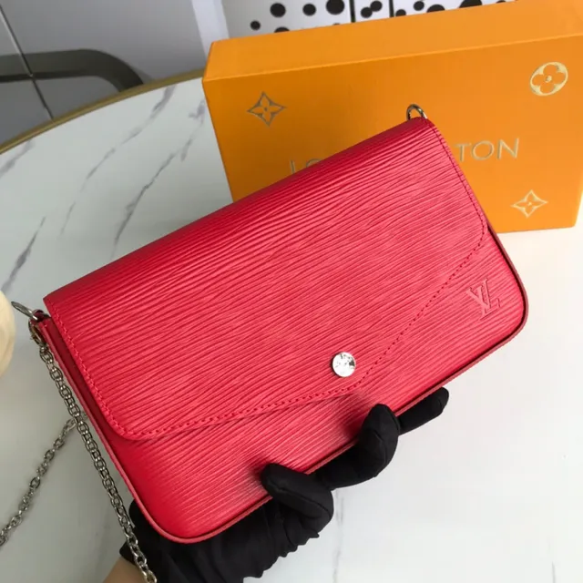 Louis Vuitton Pochette Accessoires Black Pink স্ট্রাকচার্ড ফ্ল্যাপ Epi লেদার টেক্সচার Envelope Clutch 17