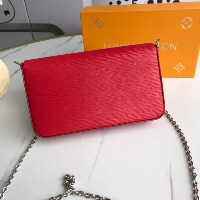 Louis Vuitton Pochette Accessoires Black Pink স্ট্রাকচার্ড ফ্ল্যাপ Epi লেদার টেক্সচার Envelope Clutch 18