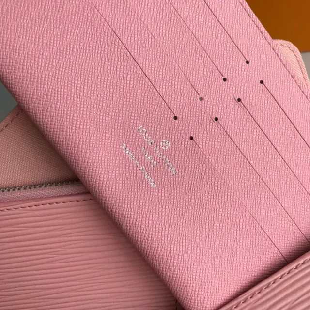 Louis Vuitton Pochette Accessoires Black Pink স্ট্রাকচার্ড ফ্ল্যাপ Epi লেদার টেক্সচার Envelope Clutch 22