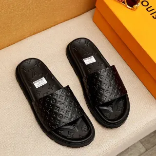 路易威登 Run Away Slides 黑色 Monogram Embossed Slippers