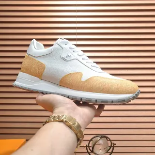 Louis Vuitton Branco Bege Low-Top Com Painel De Material Misto Lifestyle Sneakers