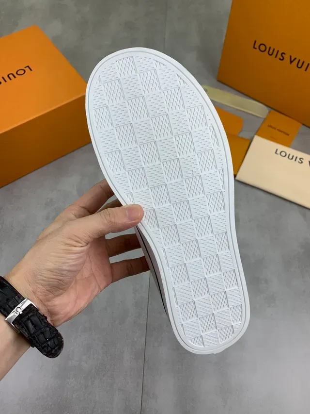Louis Vuitton Tênis Slip-On Branco e Preto de Lona 2