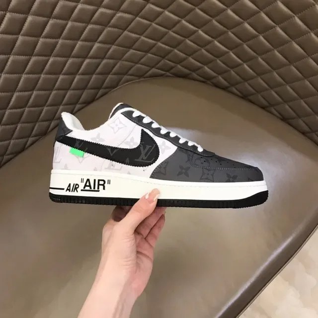 Louis Vuitton x Nike Air Force 1 काली और सफेद मोनोग्राम लाइफस्टाइल स्नीकर 5