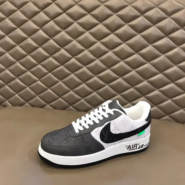 Louis Vuitton x Nike Air Force 1 काली और सफेद मोनोग्राम लाइफस्टाइल स्नीकर 6