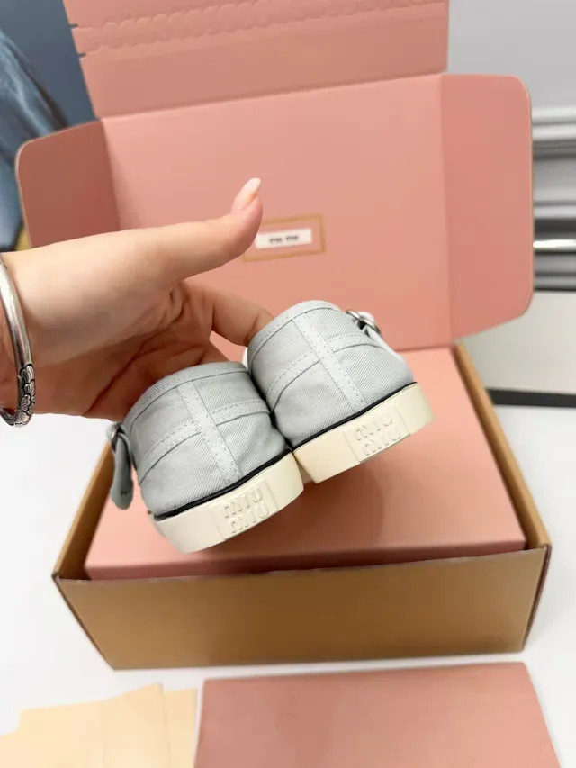 Miu Miu Mary Jane Cinza Bege Lona Sola de Borracha Off-White 3