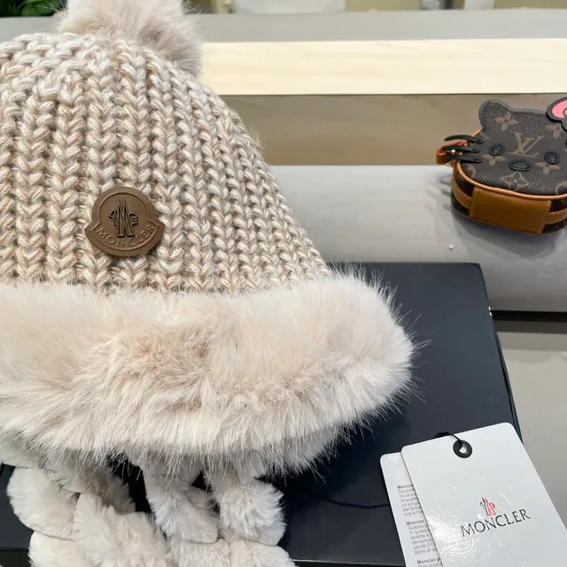 Moncler Bonnet à Bordure de Fourrure Fausse Fluffy 4