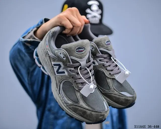 New Balance 2002R Tênis Lifestyle Cinza Camurça Malha 5