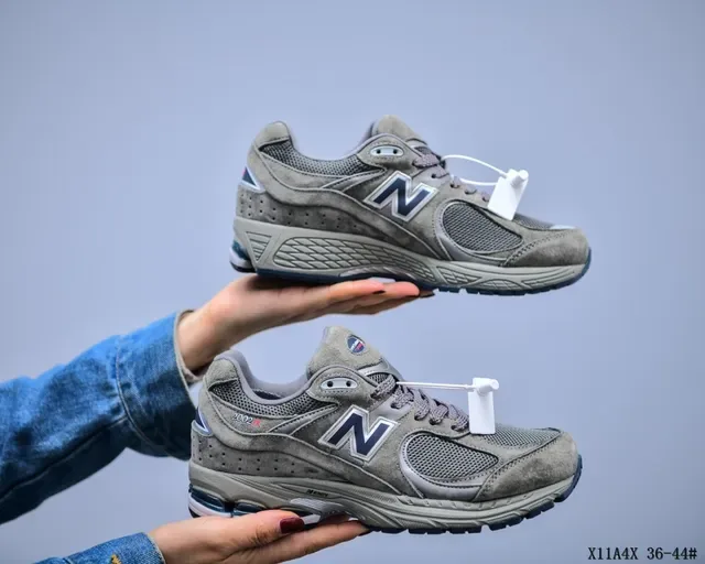 New Balance 2002R Tênis Lifestyle Cinza Camurça Malha 8