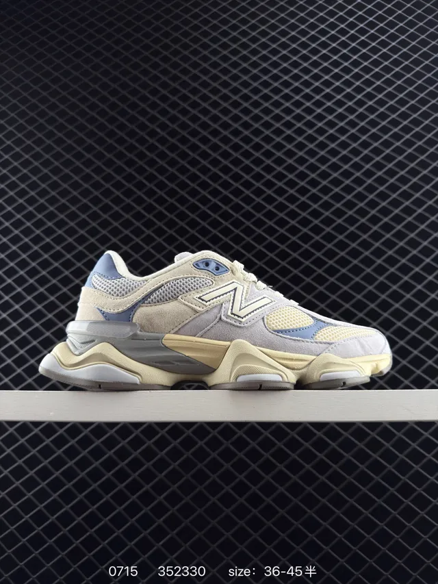 New Balance 9060 بيج وأزرق فاتح سكينرز ثيك 6