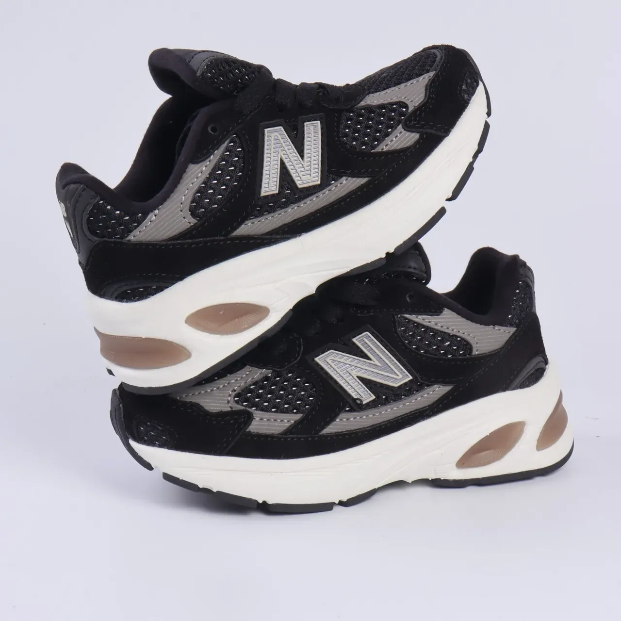 New Balance 9060 حذاء أسلوب حياة أسود وأبيض 13