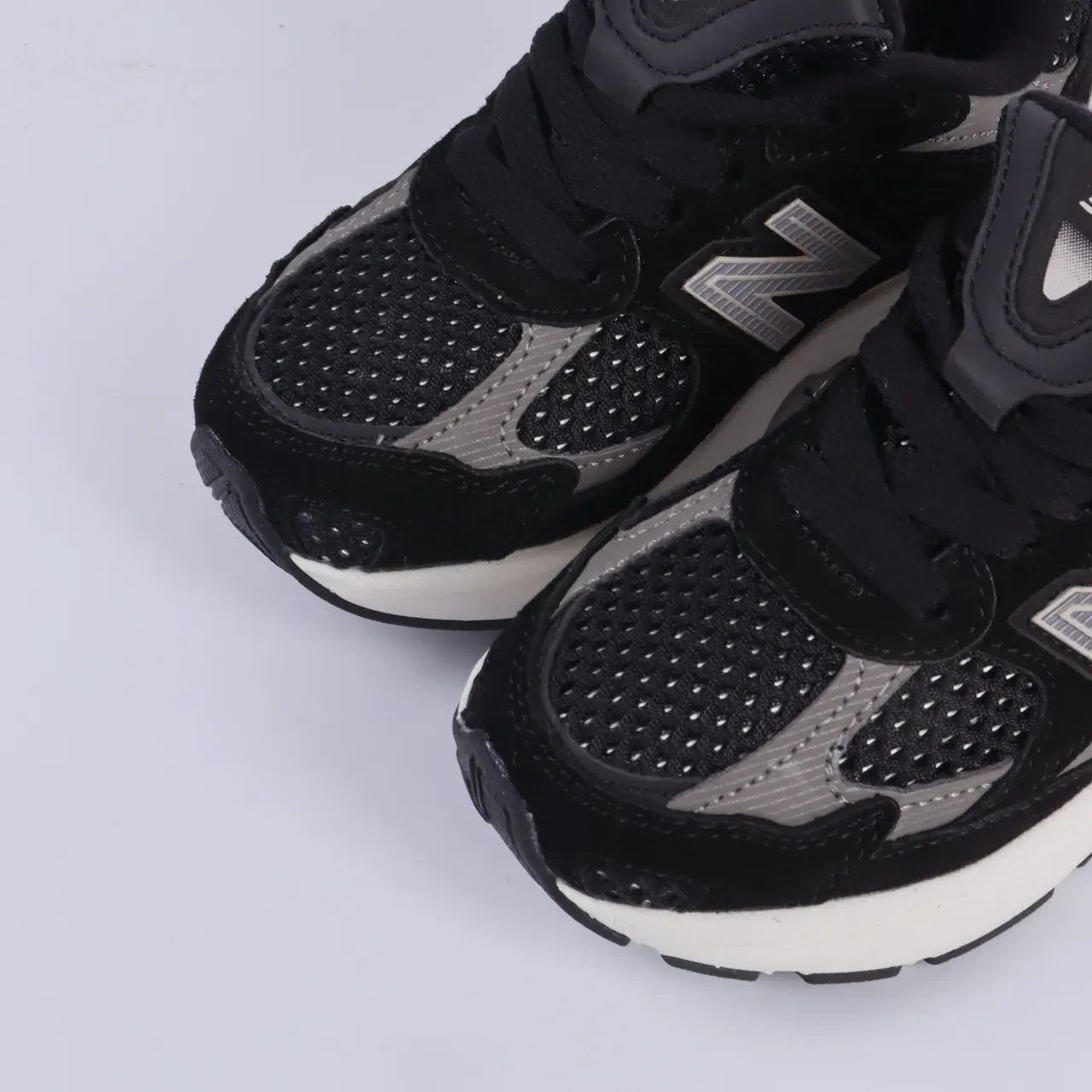 New Balance 9060 حذاء أسلوب حياة أسود وأبيض 18